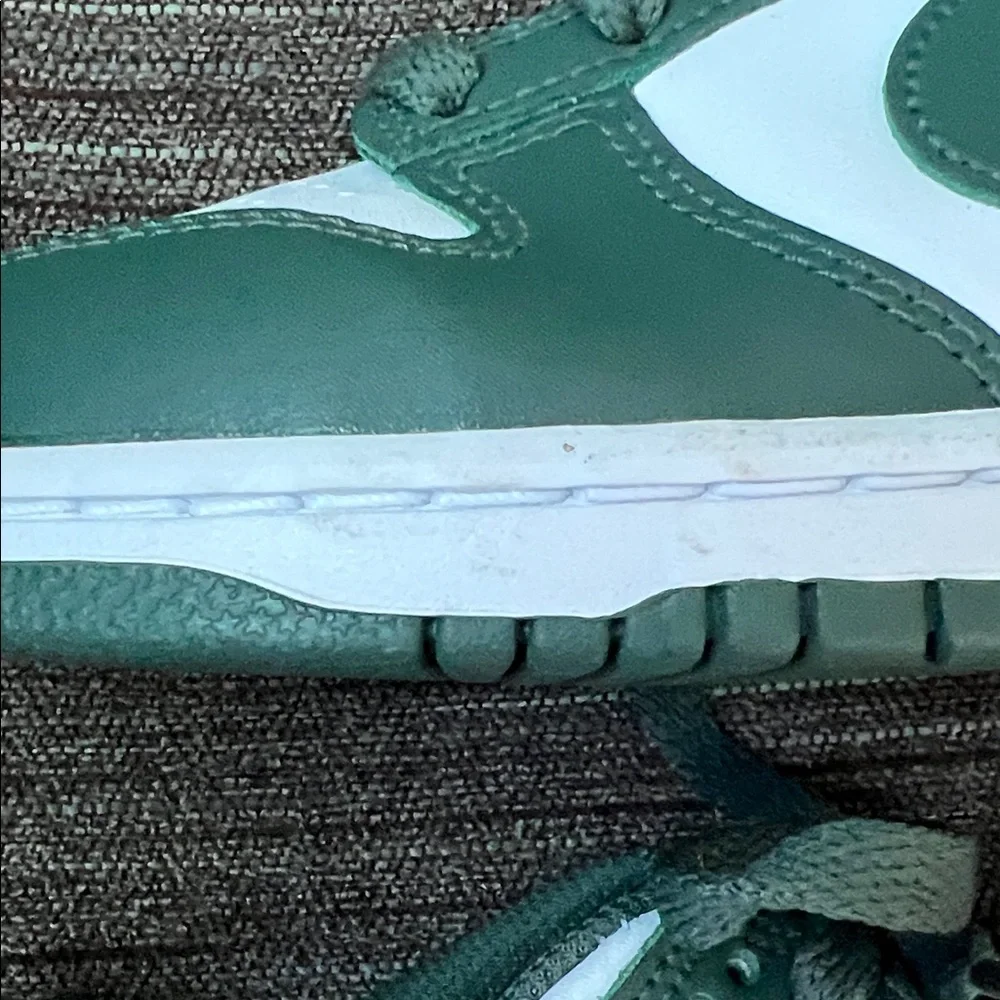 Nike - Picture 6 of 10